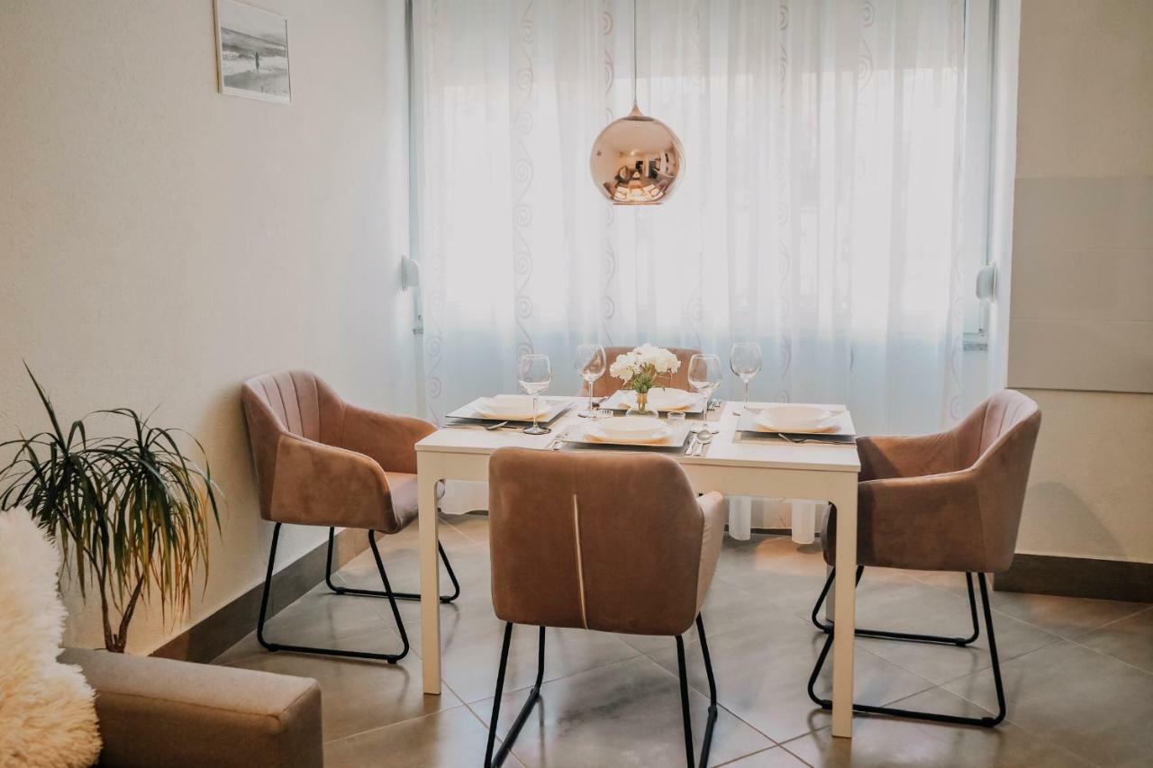 Apartman Bacchus Pula Exterior foto